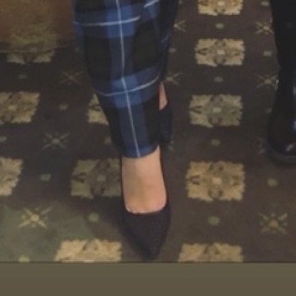 ‼️SOLD‼️Kendall + Kylie black closed toe heels! - Picture 3 of 3